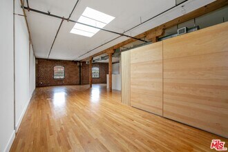 215 S Santa Fe Ave in Los Angeles, CA - Building Photo - Building Photo