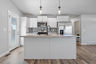 405 Nighthawk Dr in Box Elder, SD - Building Photo - Building Photo