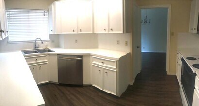 4118 Bayberry Dr in Austin, TX - Building Photo - Building Photo