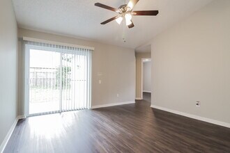 8231 Rain Forest Dr in Orlando, FL - Building Photo - Building Photo