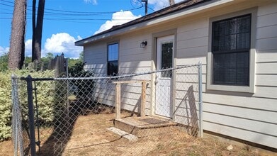 16687 E Alderson in Montgomery, TX - Building Photo - Building Photo