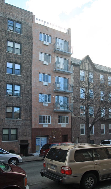 43-33 42nd St in Long Island City, NY - Foto de edificio