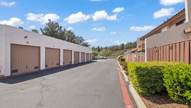 Hidden Valley Villas in Escondido, CA - Building Photo - Building Photo