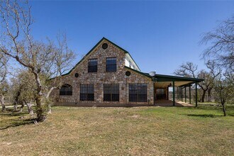 1000 G W Haschke Ln in Wimberley, TX - Building Photo - Building Photo
