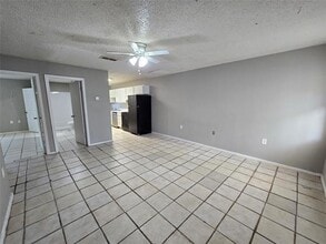 7394 Cottonwood Creek Rd in Fort Worth, TX - Foto de edificio - Building Photo