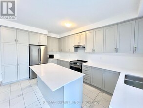 32 Amber Dr in Wasaga Beach, ON - Building Photo - Building Photo