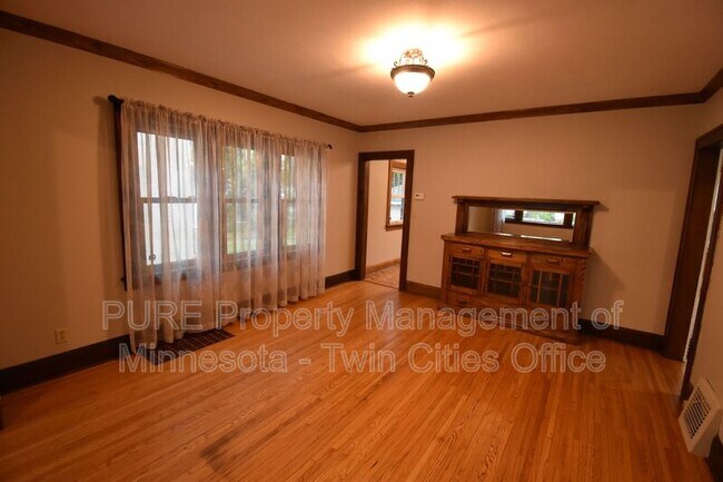 2727 Queen Ave N in Minneapolis, MN - Building Photo - Building Photo