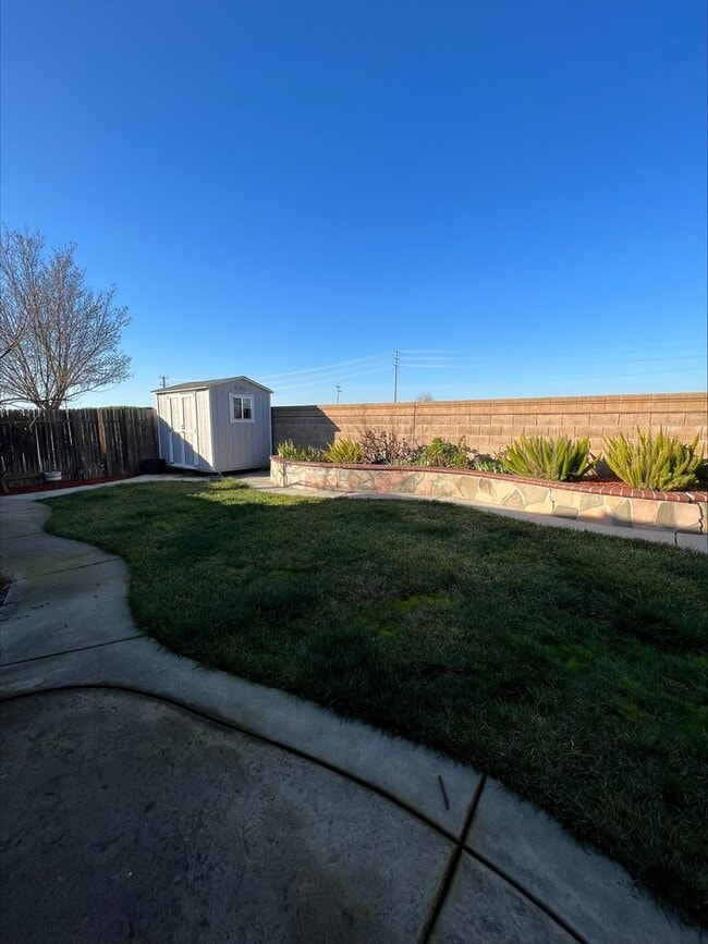 1841 Zurlo Way in Sacramento, CA - Building Photo - Building Photo