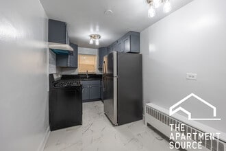 2755 W North Shore Ave, Unit GDN in Chicago, IL - Building Photo - Building Photo