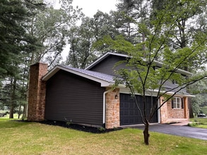 6580 Fairway Dr W in Fayetteville, PA - Building Photo - Building Photo