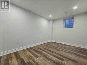 38 Vipond Rd in Whitby, ON - Building Photo - Building Photo