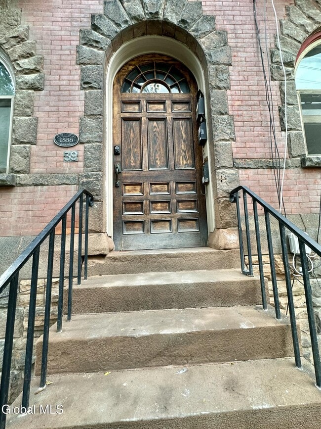 property at 39 S Lake Ave