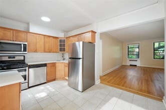 212 Larchmont Acres in Larchmont, NY - Building Photo - Building Photo