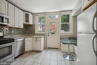 1736 L St NE in Washington, DC - Building Photo - Building Photo