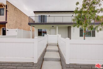 1211 Beryl St in Redondo Beach, CA - Foto de edificio - Building Photo