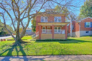 2502 Alberta Ave SW in Roanoke, VA - Building Photo