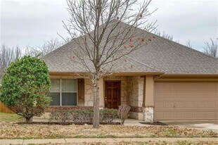 708 Creekside Dr in Little Elm, TX - Building Photo