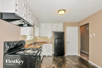 5708 Madlar Ln in Florissant, MO - Building Photo - Building Photo