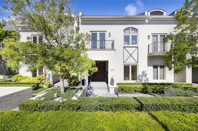 7430 SW 56th Ct in Miami, FL - Building Photo - Building Photo