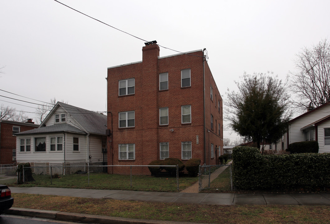 3110 E St SE in Washington, DC - Building Photo