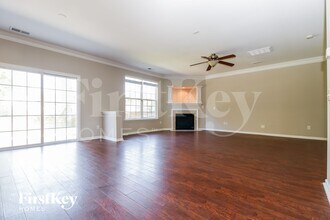 619 English Oak Cir in Moncks Corner, SC - Foto de edificio - Building Photo