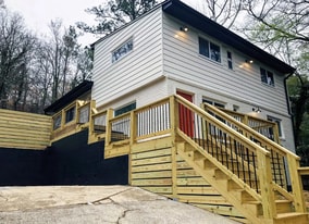 2017 Kenwood Pl SE in Smyrna, GA - Building Photo