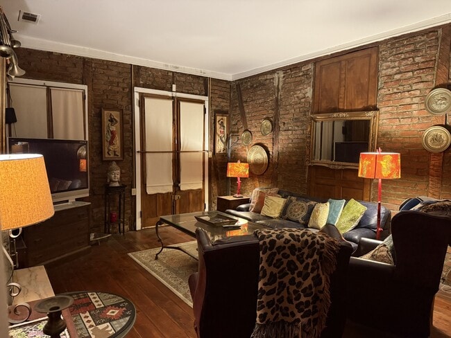 731 Dumaine St in New Orleans, LA - Building Photo - Building Photo