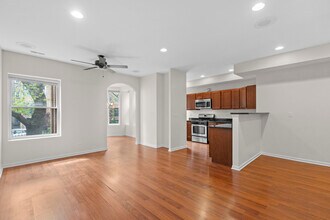 7717 N Marshfield Ave, Unit g in Chicago, IL - Building Photo - Building Photo