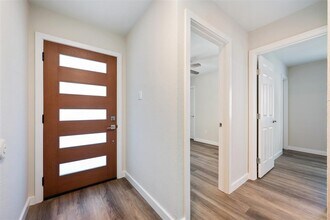 11932 Shropshire Blvd in Austin, TX - Building Photo - Building Photo