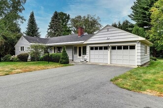 21 Valentine Rd in Pittsfield, MA - Building Photo - Building Photo