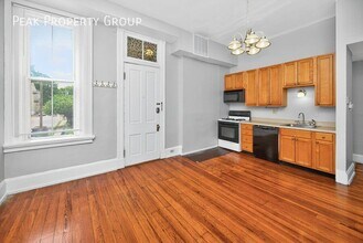 215 E University Ave in Cincinnati, OH - Building Photo - Building Photo