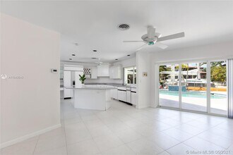 13060 Lerida St in Coral Gables, FL - Foto de edificio - Building Photo