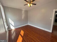 402 E Walnut Ln photo'