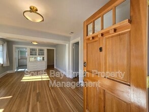 223 S Guadalupe Ave in Redondo Beach, CA - Building Photo - Building Photo