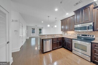 2360 Logan Cir NE in Atlanta, GA - Building Photo - Building Photo