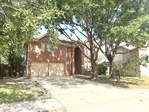 5022 E Newpark Dr in Houston, TX - Building Photo - Building Photo