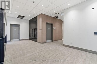 4569 Kingston Rd in Toronto, ON - Building Photo - Building Photo