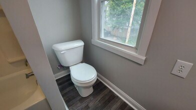 2390 Neil Ave in Columbus, OH - Building Photo - Building Photo