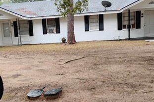 1214 Gillespie Ave in Albany, GA - Building Photo