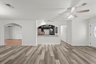 1132 18th Ave N in Texas City, TX - Building Photo - Building Photo