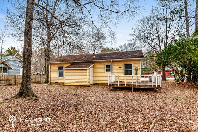 616 Wildaro Ct in Hillsborough, NC - Building Photo - Building Photo