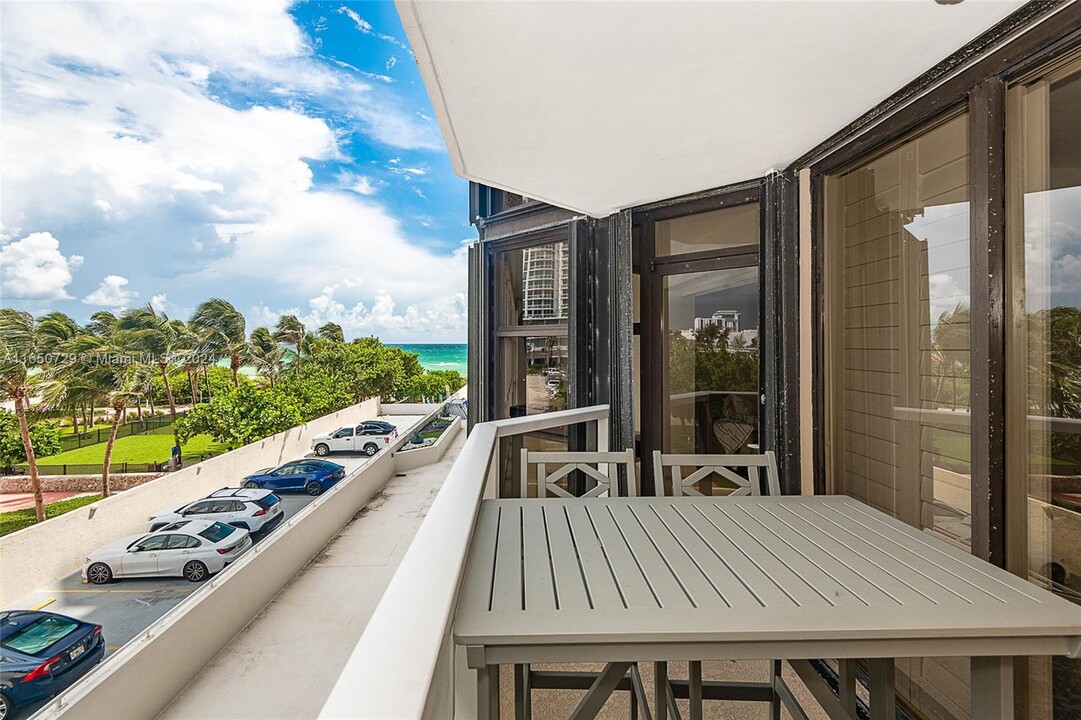 6423 Collins Ave, Unit 309 in Miami, FL - Building Photo