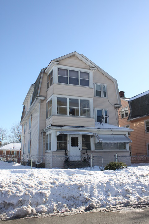 202 S Highland St in West Hartford, CT - Building Photo