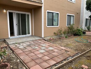 10801 Foothill Blvd in Oakland, CA - Building Photo - Building Photo