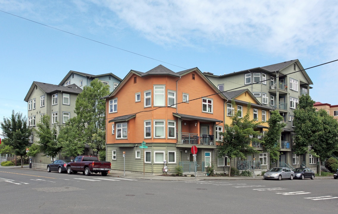 Lakeview Apartments in Seattle, WA - Building Photo