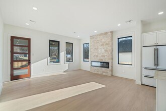 7826 S Northshore Dr in Knoxville, TN - Building Photo - Building Photo