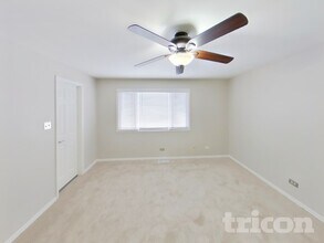 1130 Pinehurst Ln in Schaumburg, IL - Building Photo - Building Photo