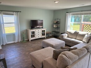 121 Barbados Cir in Guyton, GA - Foto de edificio - Building Photo