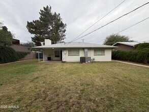 1725 S Sierra Vista Dr in Tempe, AZ - Building Photo - Building Photo