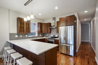 918 N Wood St in Chicago, IL - Building Photo - Building Photo